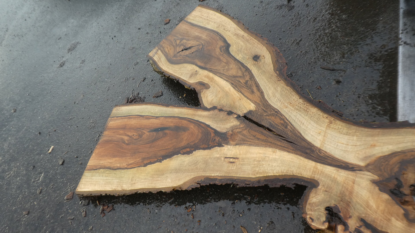 Unbehandelte Tischplatten nach Maß aus Laubholz Nuss / Nussbaum | Plattennummer B-00504