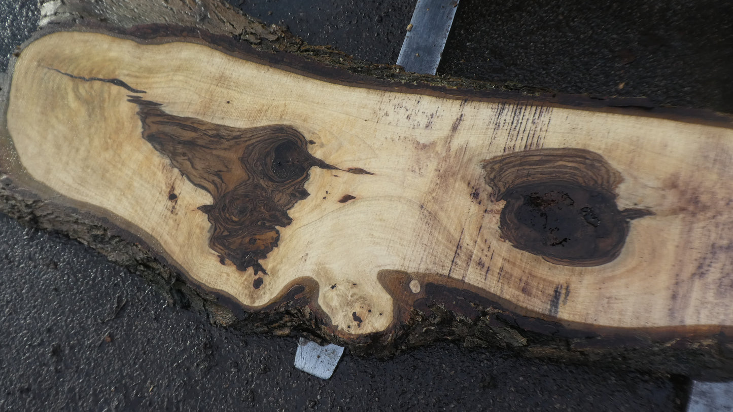 Unbehandelte Tischplatten nach Maß aus Laubholz Nuss / Nussbaum | Plattennummer B-00506