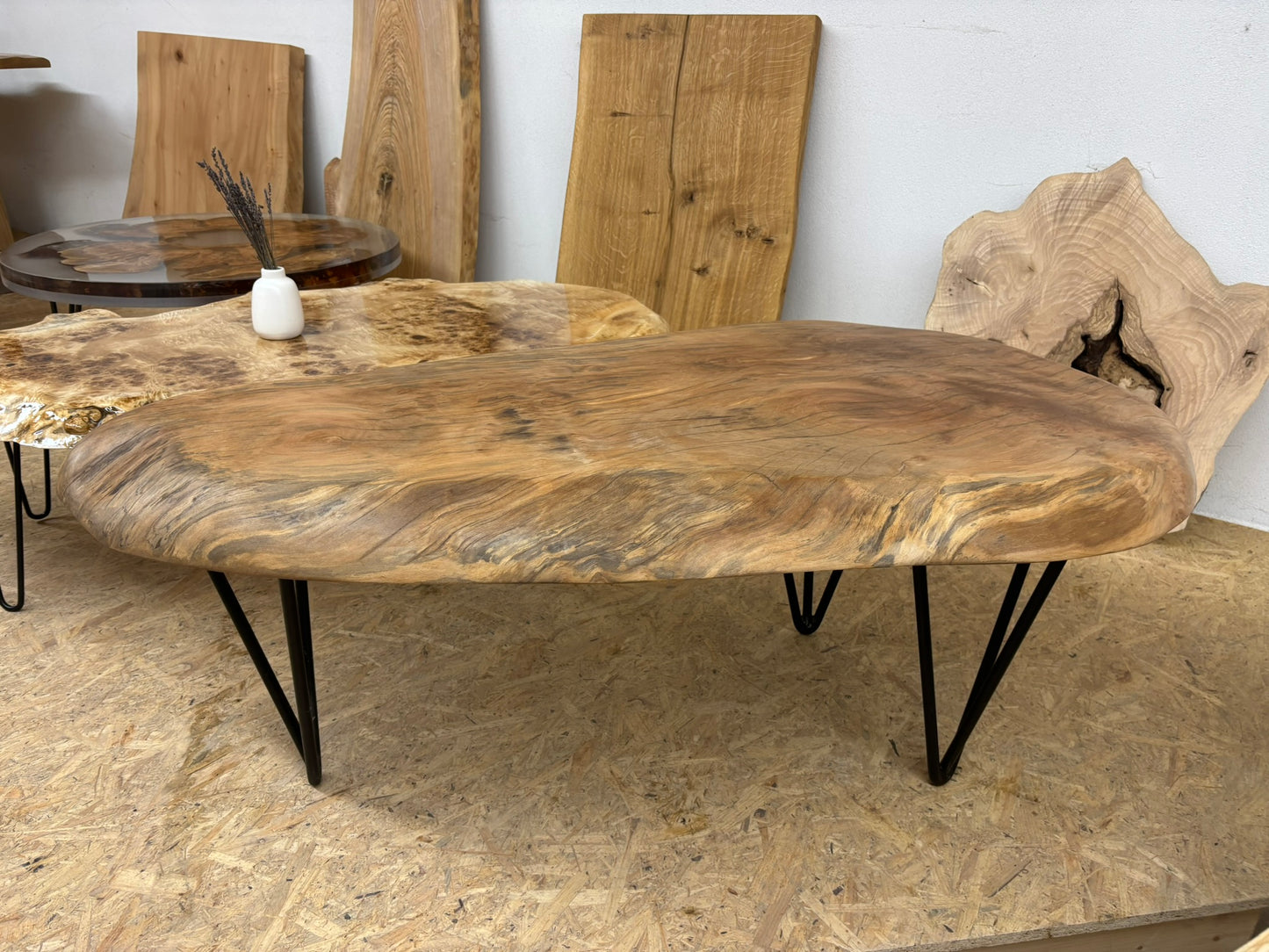 Couchtisch aus Platanen Holz Handgefertigt Tischnummer 2007