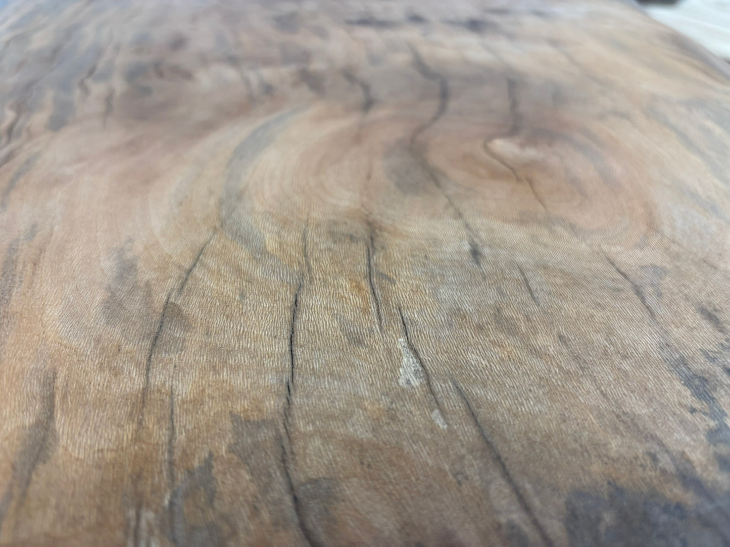 Couchtisch aus Platanen Holz Handgefertigt Tischnummer 2007