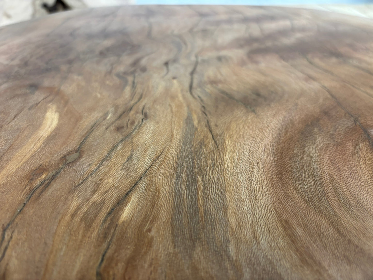 Couchtisch aus Platanen Holz Handgefertigt Tischnummer 2007
