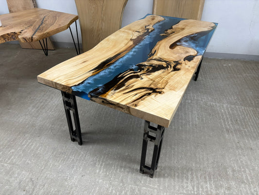 Esstisch Linde mit Epoxid Ocean Handgefertigtes Unikat Tischnummer 2011
