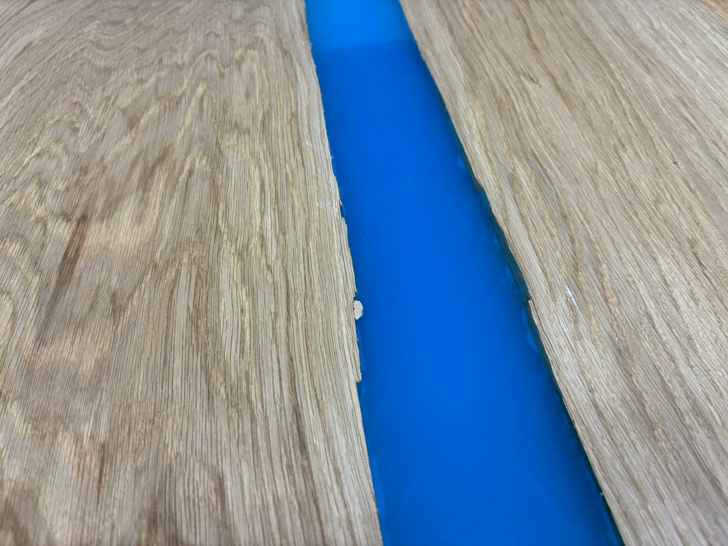 Esstisch Eiche mit Epoxid Fluss Handgefertigtes Unikat Tischnummer 2014