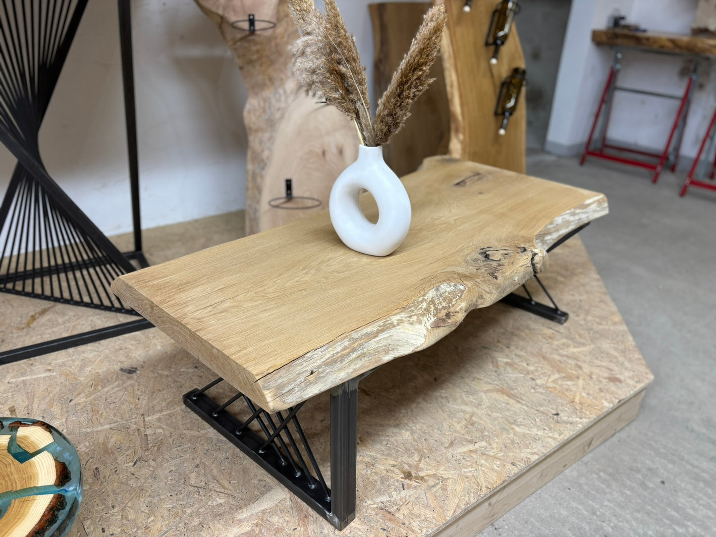 Rustikaler Couchtisch aus Eiche – handgefertigtes Unikat mit Charakter Tischnummer 2031