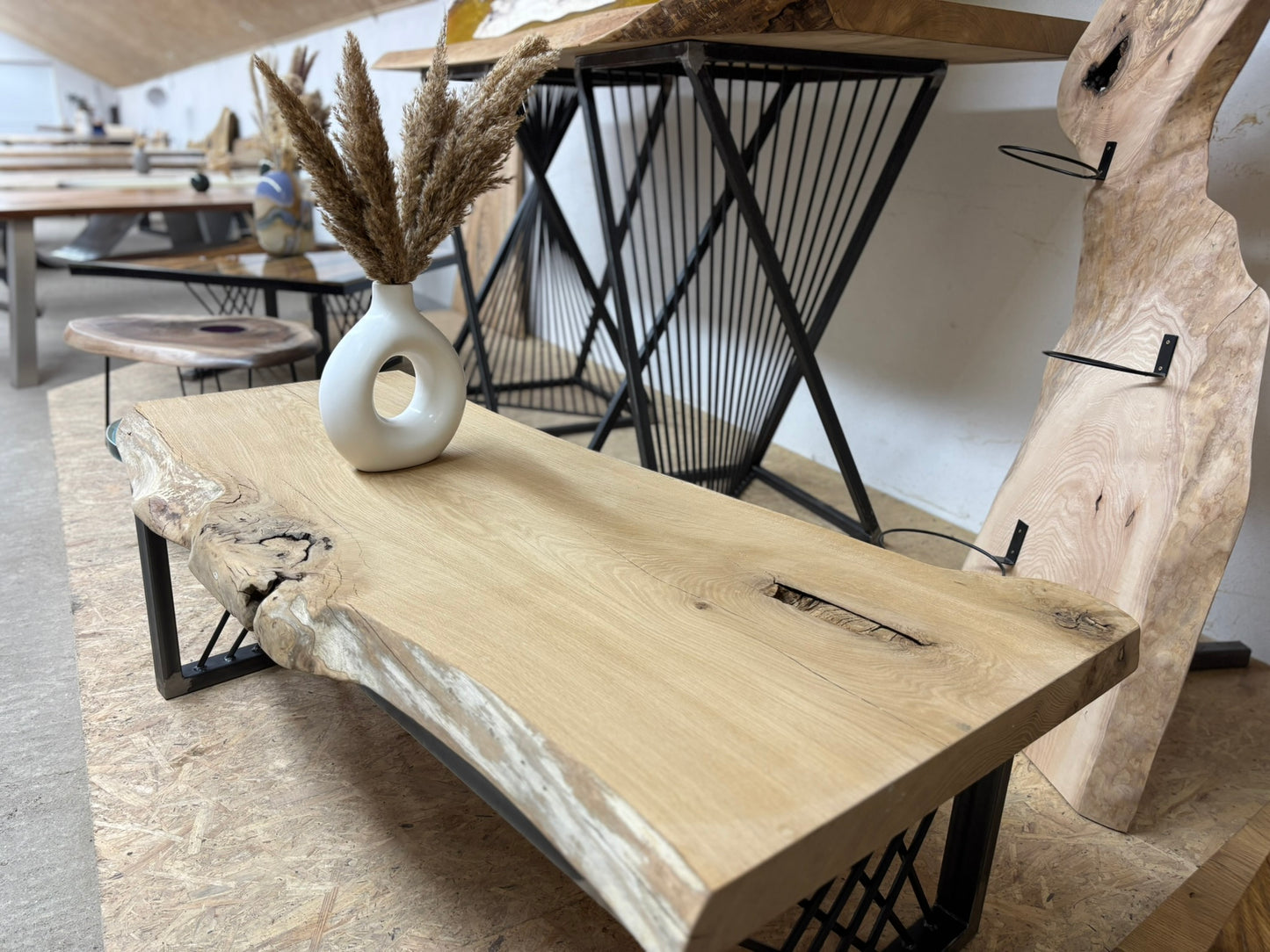 Rustikaler Couchtisch aus Eiche – handgefertigtes Unikat mit Charakter Tischnummer 2031