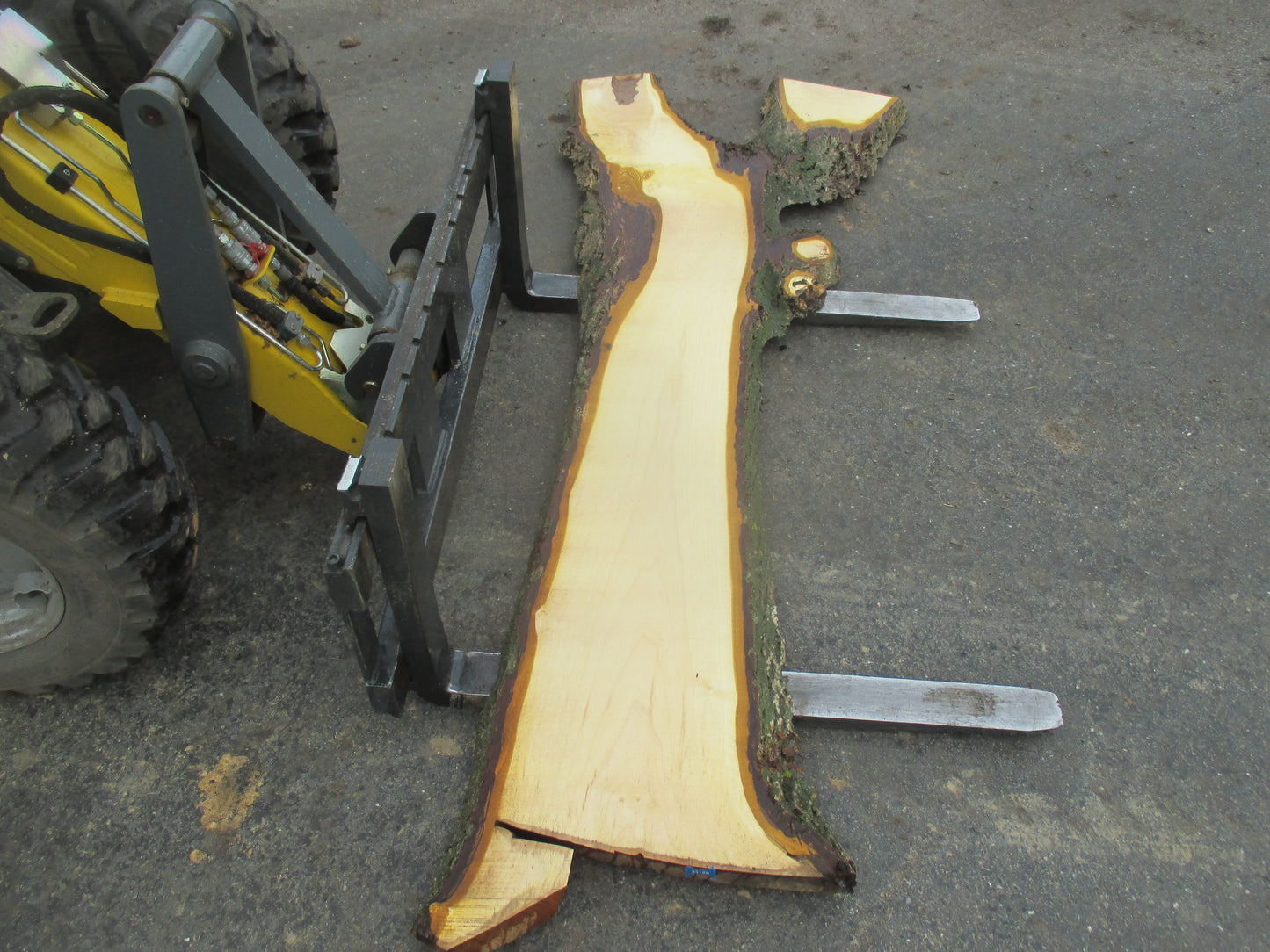 Unbehandelte Tischplatten nach Maß aus Laubholz Nussbaum | Plattennummer  B-00155