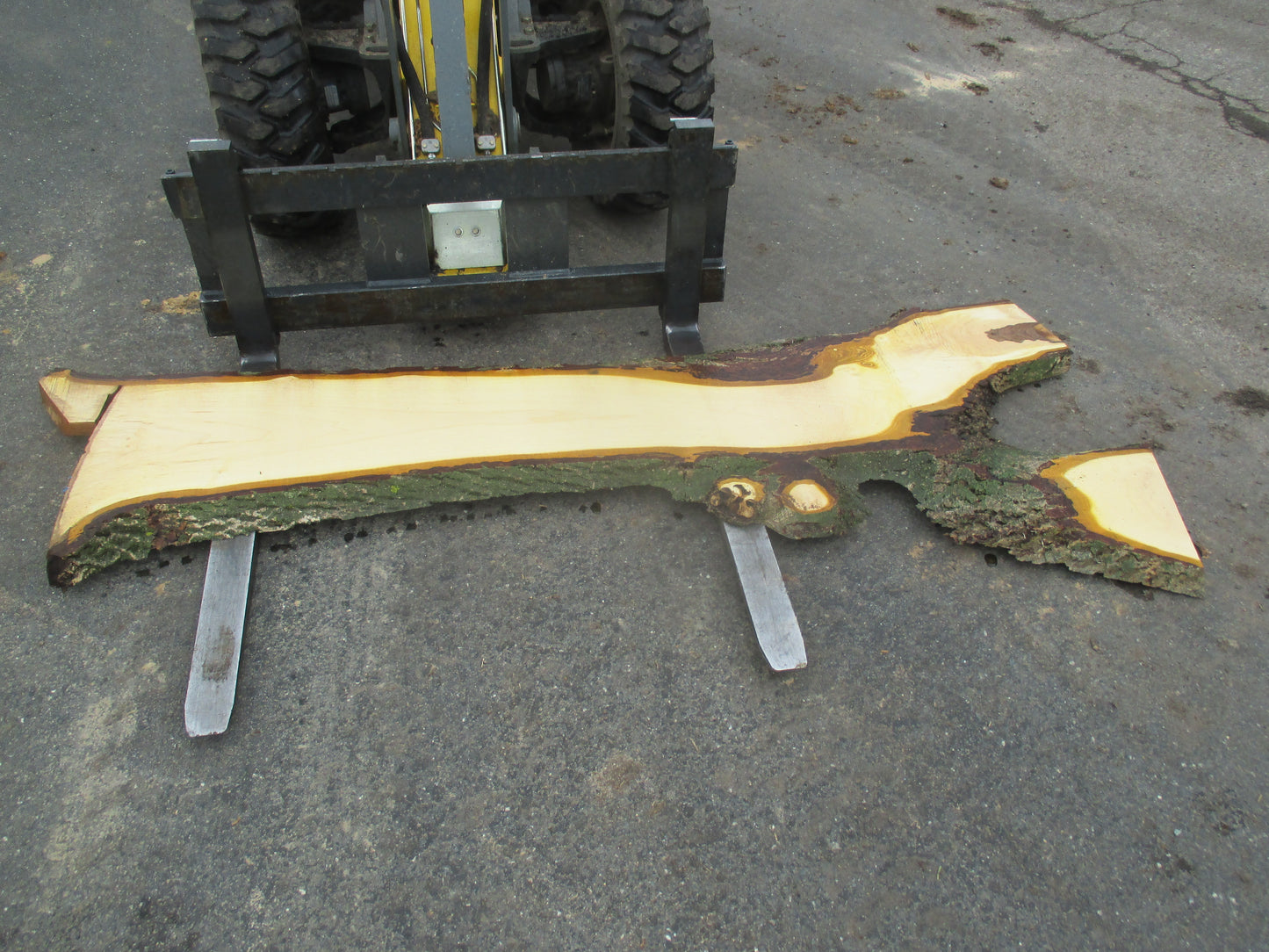 Unbehandelte Tischplatten nach Maß aus Laubholz Nussbaum | Plattennummer  B-00155