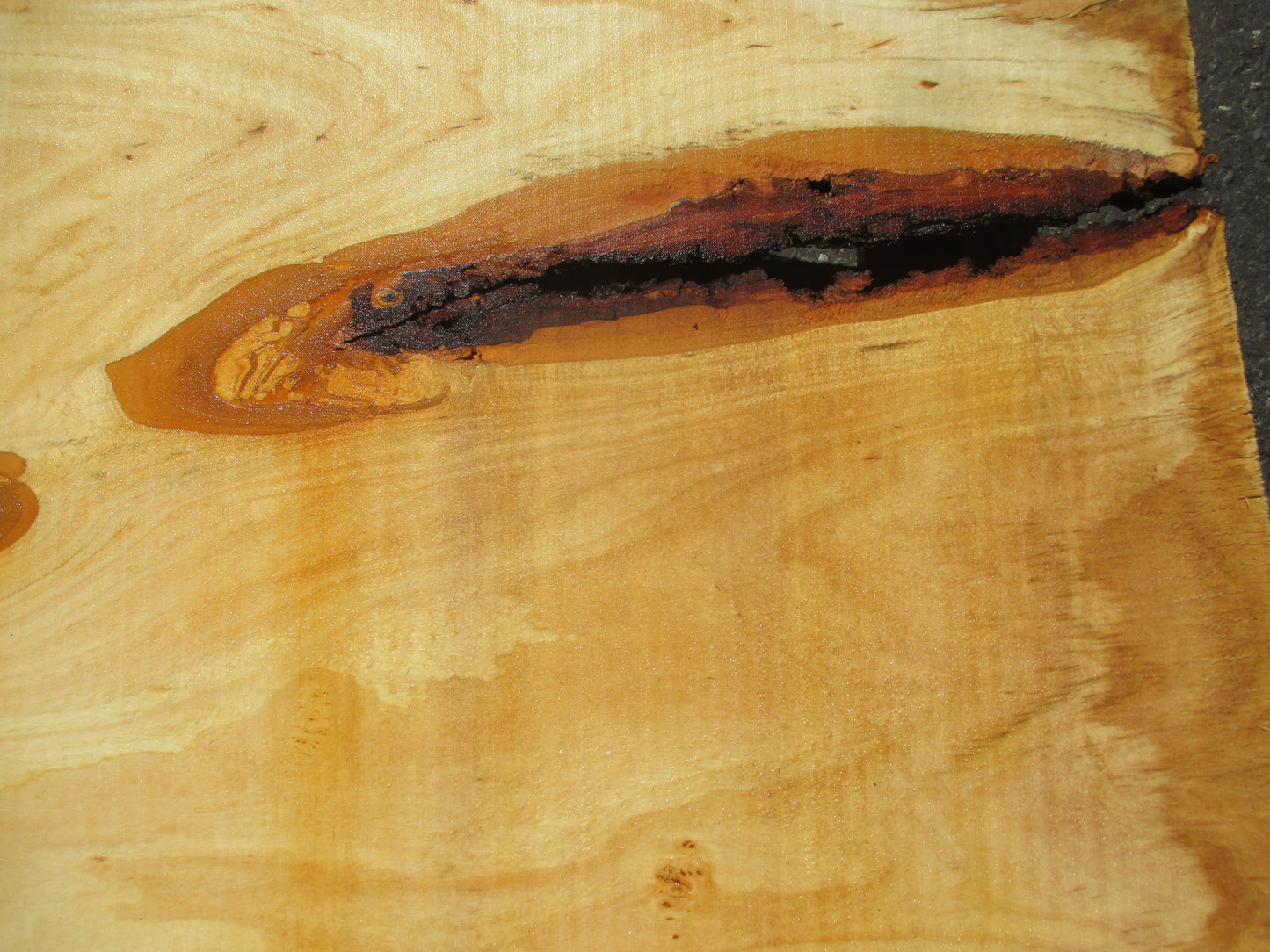 Unbehandelte Tischplatten nach Maß aus Laubholz Linde | Plattennummer  B-00185