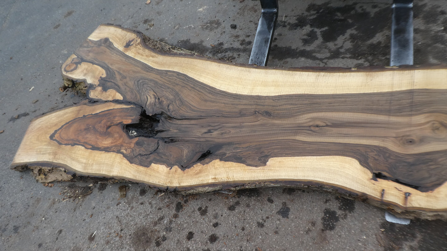 Unbehandelte Tischplatten nach Maß aus Laubholz Nuss / Nussbaum | Plattennummer  B-00502